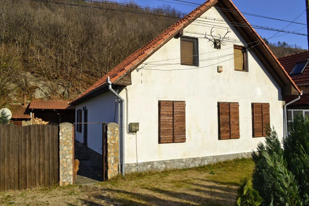 فيلا Casa Sasca Montană الغرفة الصورة