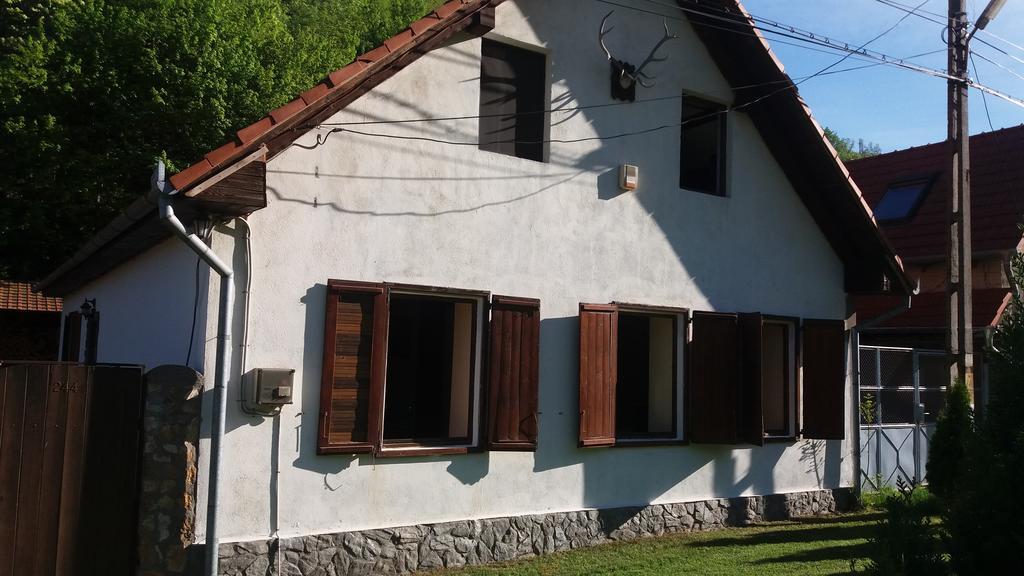 فيلا Casa Sasca Montană المظهر الخارجي الصورة