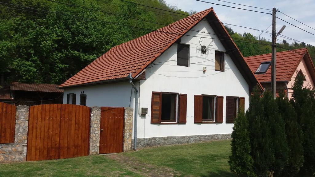 فيلا Casa Sasca Montană المظهر الخارجي الصورة